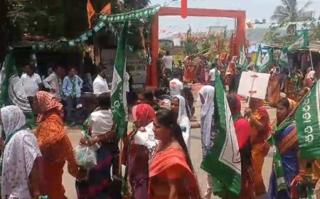 ଦେବଗଡ଼ରେ ବିଜେଡି ପକ୍ଷରୁ ଶତାଧିକ ମହିଳାଙ୍କ ଶୋଭାଯାତ୍ରା, କେନ୍ଦ୍ର ସରକାରଙ୍କୁ ଦୃଢ ପଦକ୍ଷେପ ନେବାକୁ ଦାବି ।