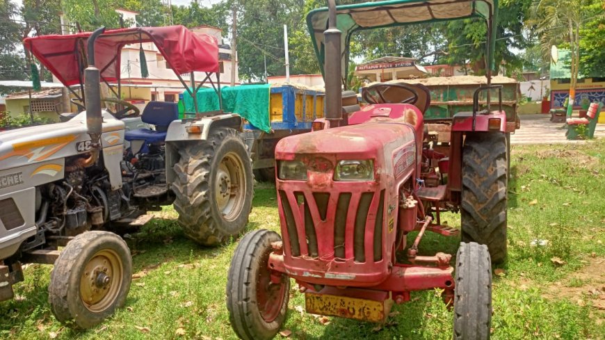 ପାଟପୁର ପୋଲିସର ଚଢ଼ାଉ: ଚୋରା ବାଲି ଚାଲାଣ ଅଭିଯୋଗରେ ଦୁଇ ଟ୍ରାକ୍ଟର ଜବତ, ଦୁଇ ଜଣ ଅଟକ